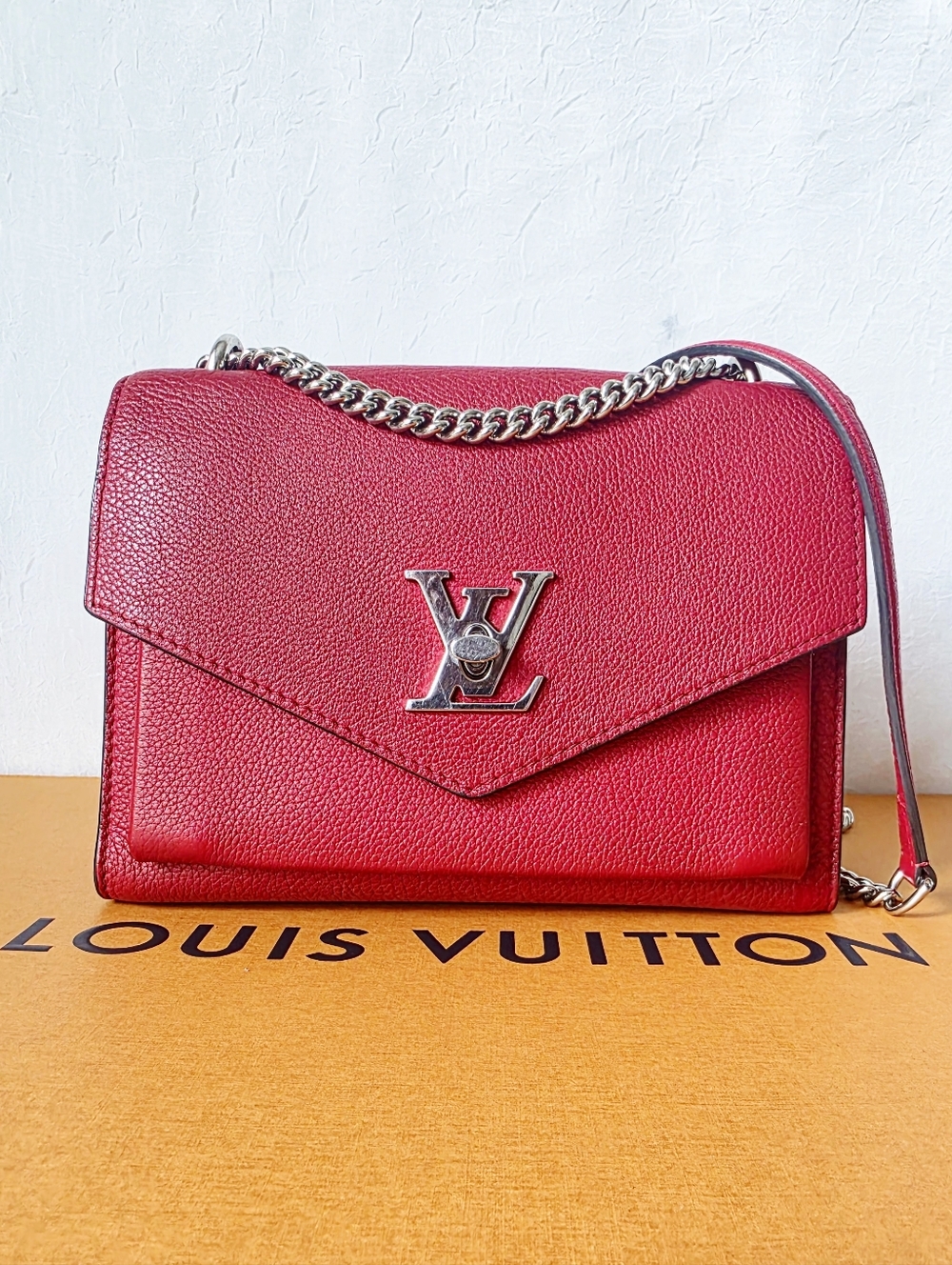 Auth Louis Vuitton MyLockme BB  Shoulder Bag